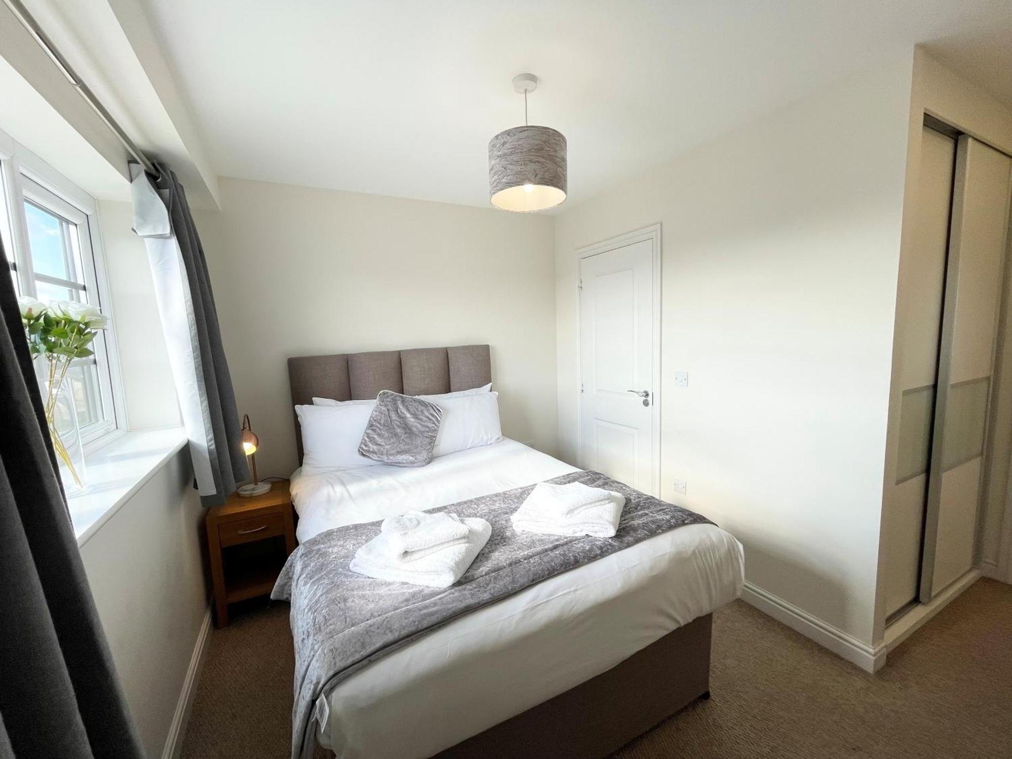 Blue Sky Apartments @Wallis Square, Farnborough Farnborough  Exteriör bild