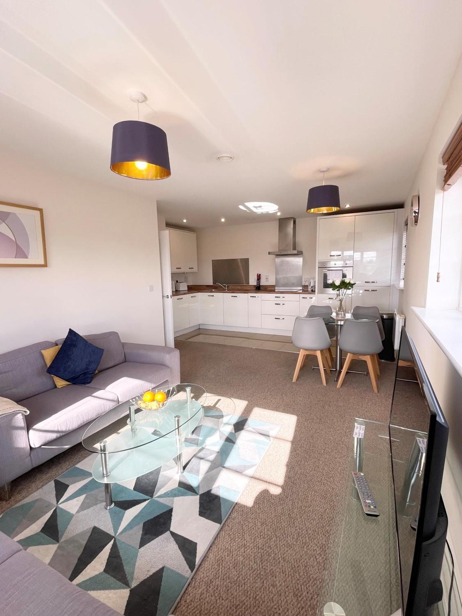 Blue Sky Apartments @Wallis Square, Farnborough Farnborough  Exteriör bild