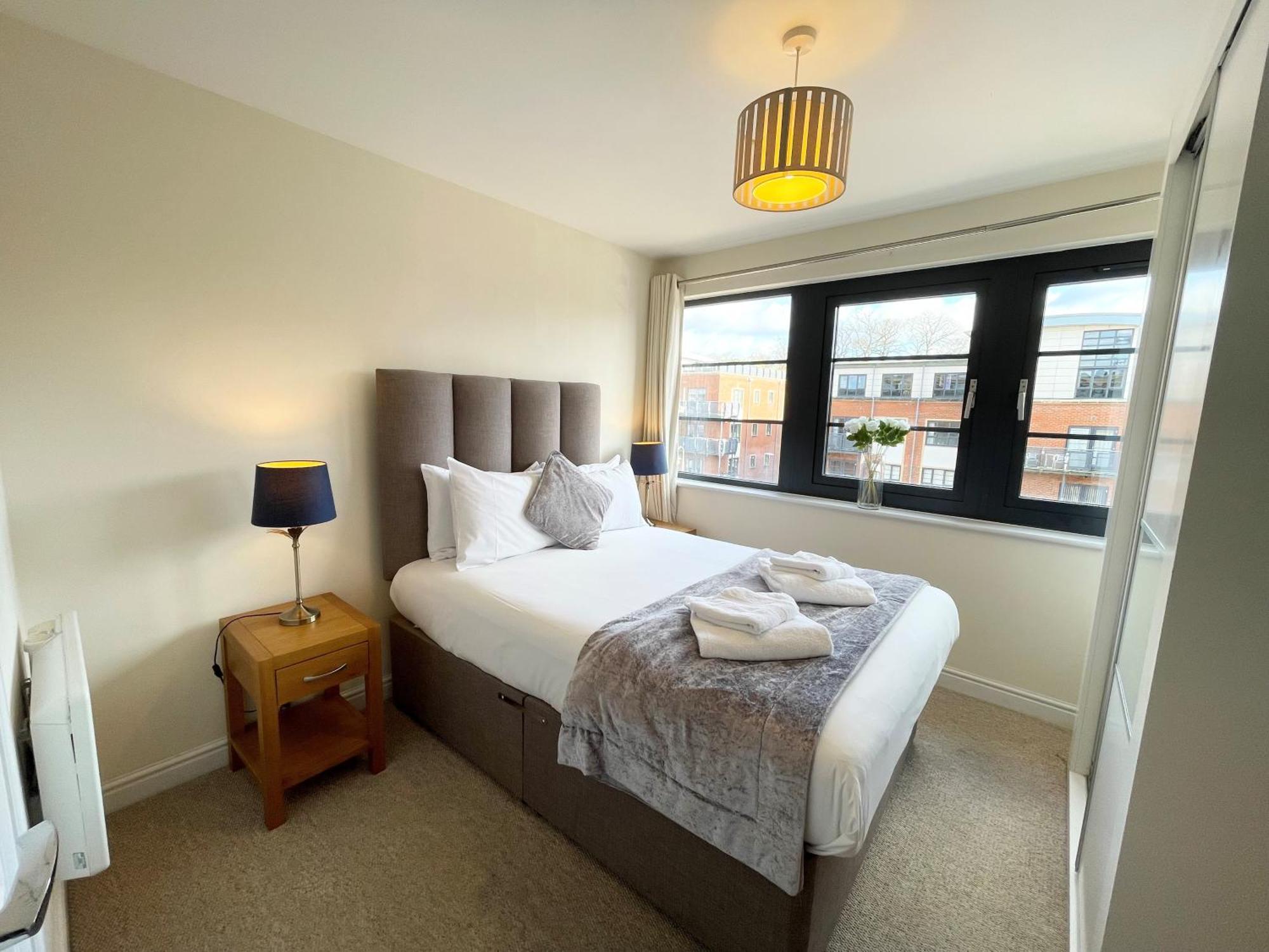 Blue Sky Apartments @Wallis Square, Farnborough Farnborough  Exteriör bild